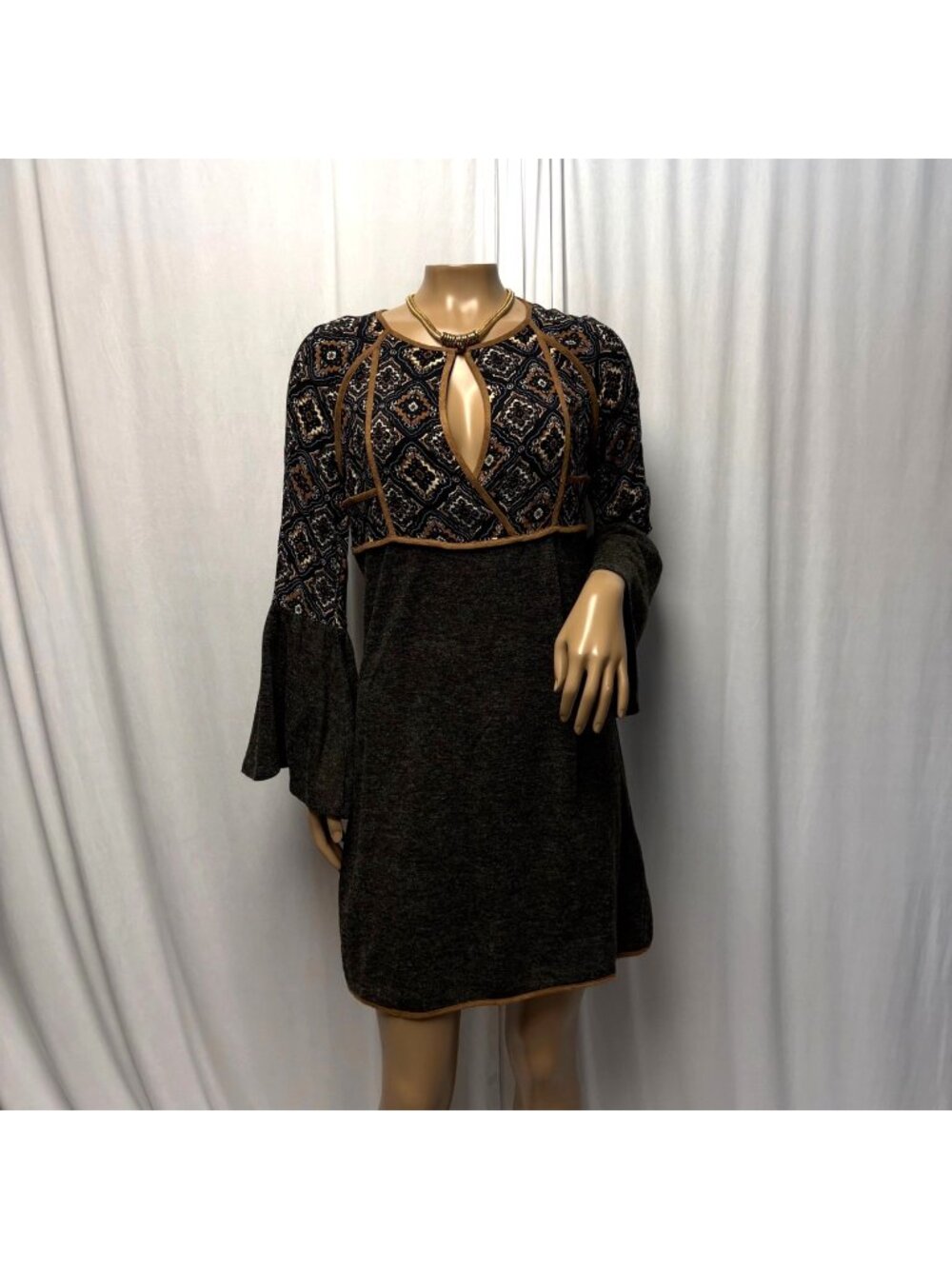 THML Dress Womens XS Bell Sleeve Keyhole Mixed Print Boho Boutique Lightweight